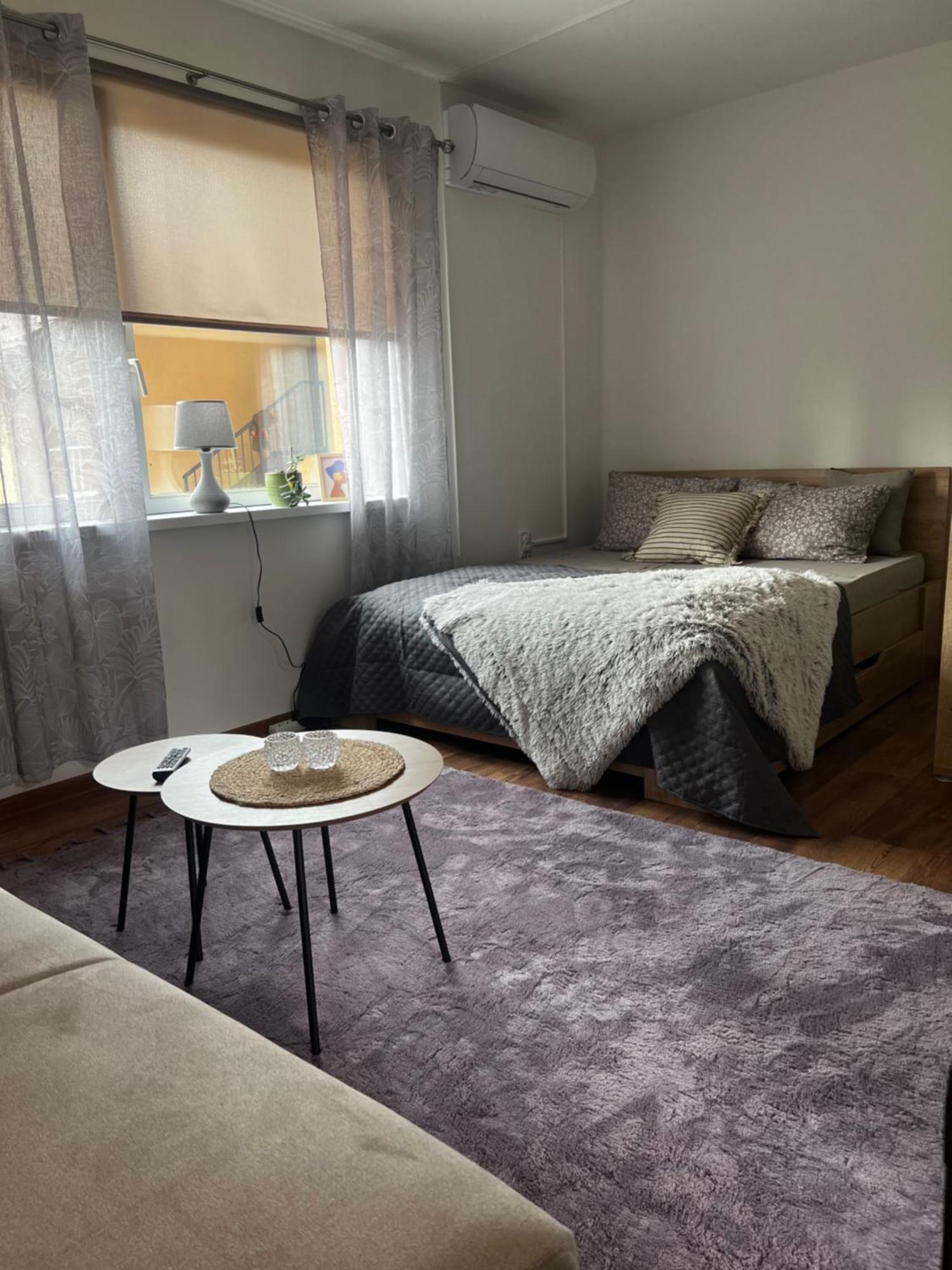 Golden Joy Apartment *